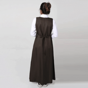 مريول شيال بني بقصة صدر مميزة للمرحلة المتوسطة أنيق