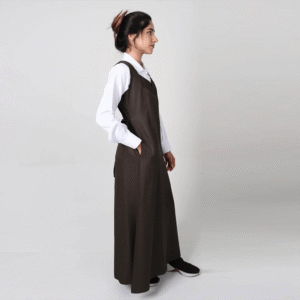 مريول شيال بني بقصة صدر مميزة للمرحلة المتوسطة أنيق