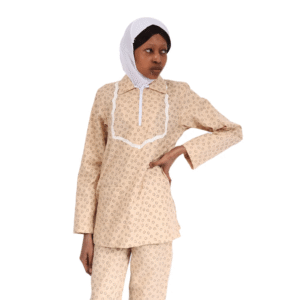 اللباس الموحد للعاملات المنزليات مطبوع البيج