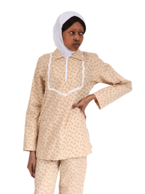 اللباس الموحد للعاملات المنزليات مطبوع البيج