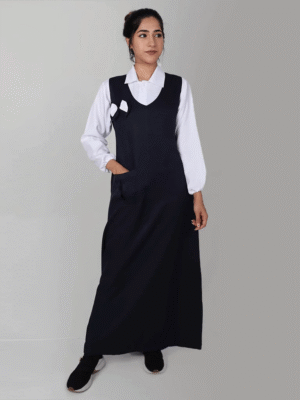 زي مريول مدرسي شيال أسود مع فيونكة