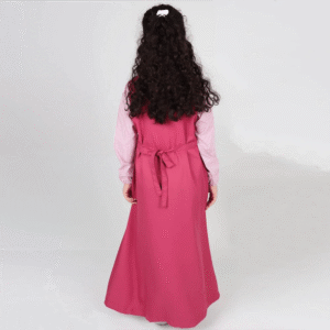 مريول ابتدائي وردي مزود بأزرار وجيوب ناعمة