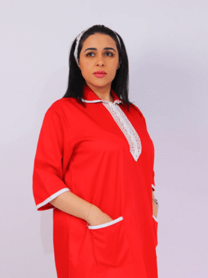 قميص شغالة أحمر اللون بتطريز الدانتيل