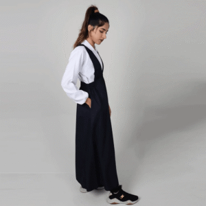 المريول الأسود للثانوي مع فتحات جانبية مريحة